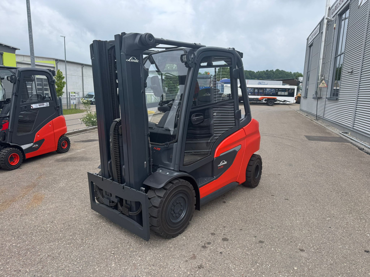 LINDE H35D-01 Triplexmast Diesel Kabine Heizung Klima - Carrello elevatore diesel: foto 1 LINDE H35D-01 Triplexmast Diesel Kabine Heizung Klima - Carrello elevatore diesel: foto 1