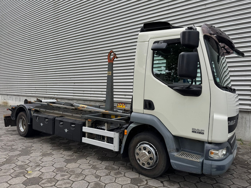 DAF LF 45.180 / Hook System / Manual / TUV: 11-2025 / Belgium Truck - Autocarro scarrabile: foto 2 DAF LF 45.180 / Hook System / Manual / TUV: 11-2025 / Belgium Truck - Autocarro scarrabile: foto 2