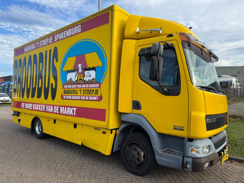 DAF LF 45.180 / Manual / Tail Lift / NL Truck - Autocarro furgonato: foto 2 DAF LF 45.180 / Manual / Tail Lift / NL Truck - Autocarro furgonato: foto 2