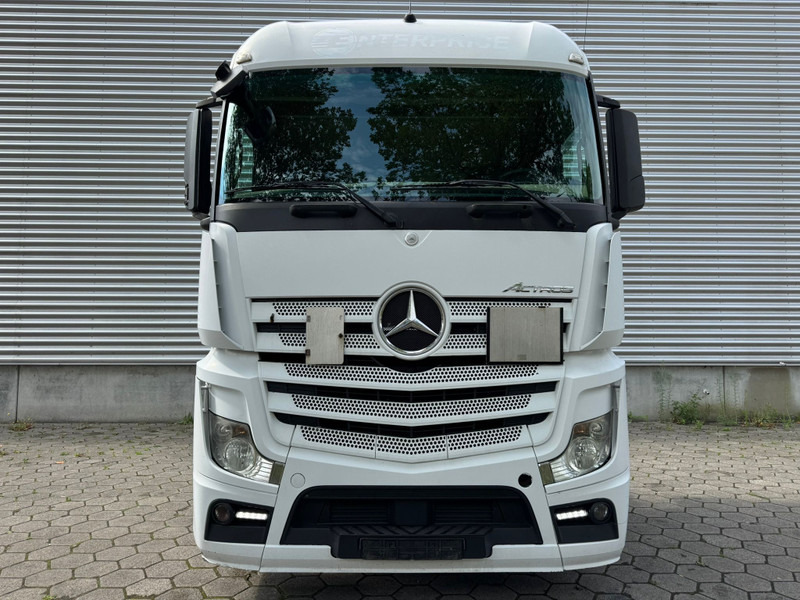 Mercedes-Benz Actros 1845 / Euro 5 / 2 Tanks / 2 In Stock - Trattore stradale: foto 4 Mercedes-Benz Actros 1845 / Euro 5 / 2 Tanks / 2 In Stock - Trattore stradale: foto 4