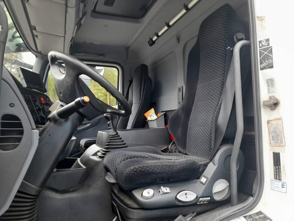 Mercedes-Benz Axor 1829 - Autocarro frigorifero: foto 4 Mercedes-Benz Axor 1829 - Autocarro frigorifero: foto 4