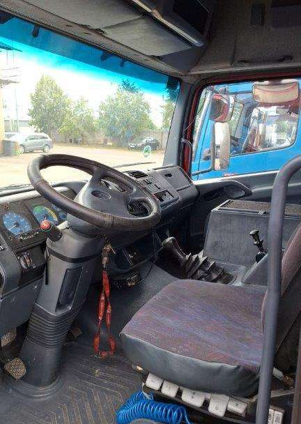 Mercedes-Benz Atego 817 - Camion centinato: foto 3 Mercedes-Benz Atego 817 - Camion centinato: foto 3