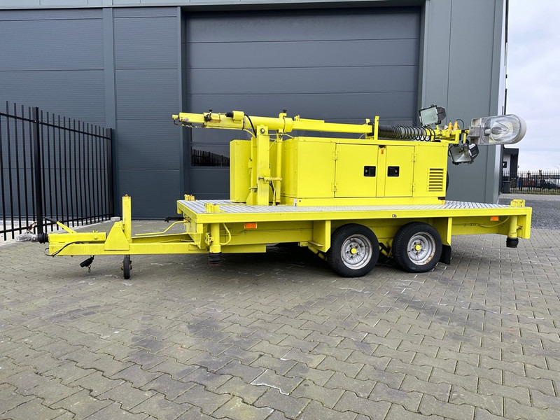 Atlas-Copco Unique generator with light pole on trailer! - Gruppo elettrogeno: foto 1 Atlas-Copco Unique generator with light pole on trailer! - Gruppo elettrogeno: foto 1