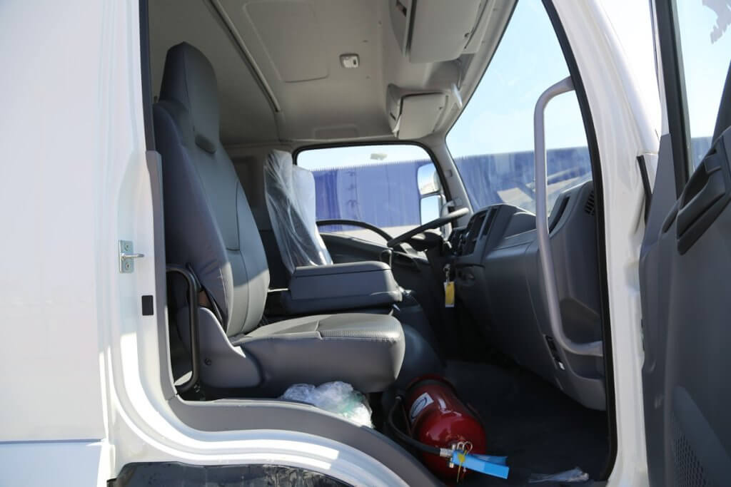 ISUZU FRR – 11 Ton GVW, Payload 7 Ton 4×2 Single Cabin Chassis with AC MY24 - Autocarro telaio: foto 5 ISUZU FRR – 11 Ton GVW, Payload 7 Ton 4×2 Single Cabin Chassis with AC MY24 - Autocarro telaio: foto 5