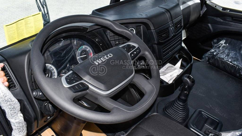 Foto d'interni 3: Autocarro telaio IVECO T-WAY Chassis  6×4 AD380T47H WHEELBASE 4500 MY25
