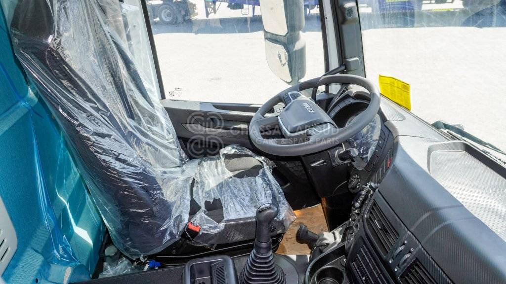 Foto d'interni 1: Autocarro telaio IVECO T-WAY Chassis  6×6 AD380T47WH WHEELBASE 4500 MY25