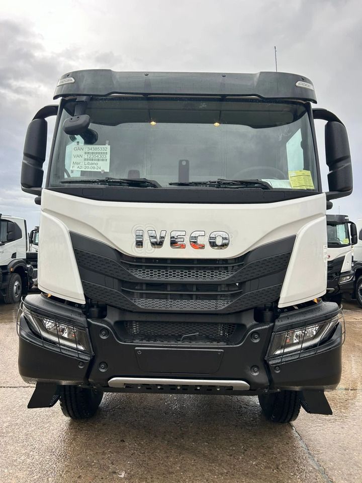 Iveco T-WAY AT380T43H 6x4 R20 Tyres Chassis - Barcelona Stock - Autocarro telaio: foto 1 Iveco T-WAY AT380T43H 6x4 R20 Tyres Chassis - Barcelona Stock - Autocarro telaio: foto 1