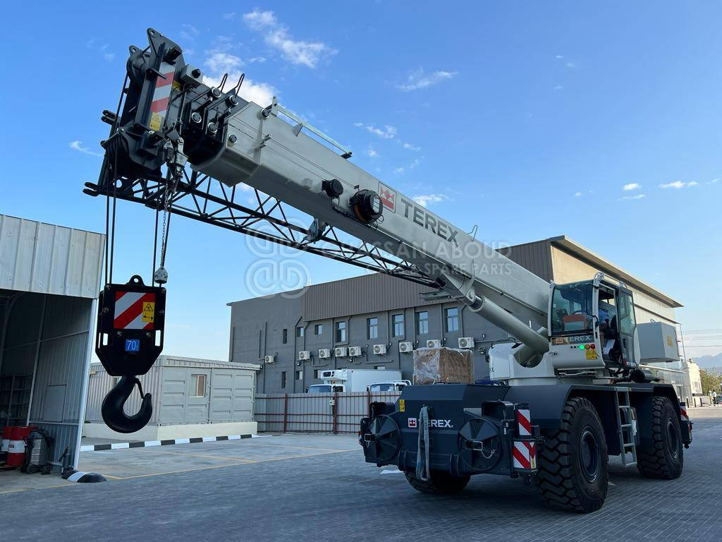 TEREX RT1070 70-ton Capacity Class Rough Terrain crane MY23 - Gru fuoristrada: foto 1 TEREX RT1070 70-ton Capacity Class Rough Terrain crane MY23 - Gru fuoristrada: foto 1