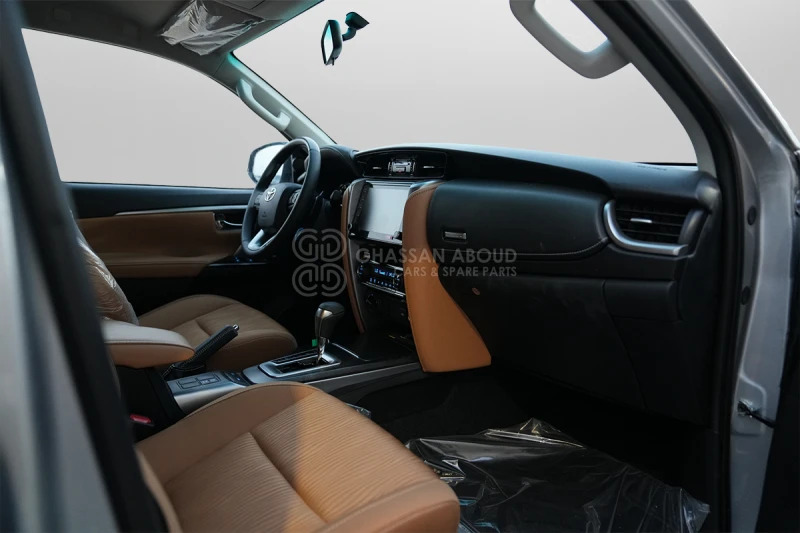 SUV/ Fuoristrada Toyota Fortuner 4x4: foto 9 SUV/ Fuoristrada Toyota Fortuner 4x4: foto 9