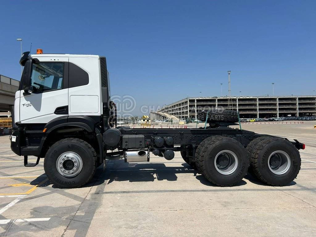 IVECO T-WAY Tractor 6×6 AT720T47WTH GVW 33 Ton HP 470 R20Tyre MY25 - Trattore stradale: foto 2 IVECO T-WAY Tractor 6×6 AT720T47WTH GVW 33 Ton HP 470 R20Tyre MY25 - Trattore stradale: foto 2