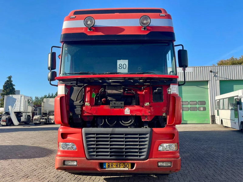 DAF XF 95.430 BERDEX 3 decks. Water, fans, Scales! Excellent condition. - Autocarro trasporto bestiame: foto 4 DAF XF 95.430 BERDEX 3 decks. Water, fans, Scales! Excellent condition. - Autocarro trasporto bestiame: foto 4