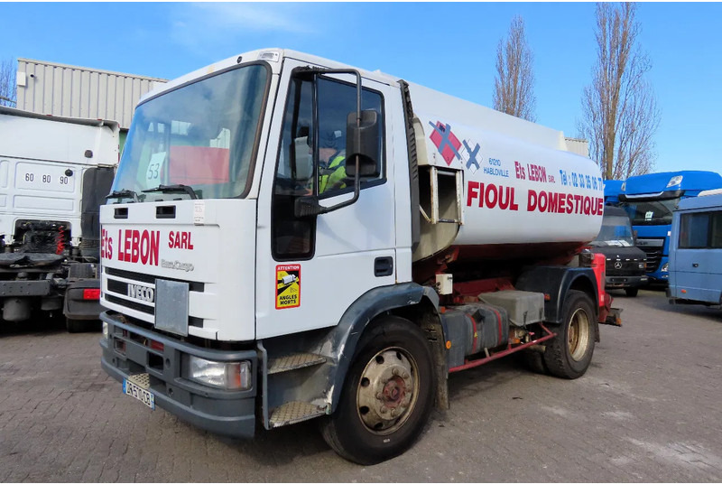 Iveco Eurocargo FUEL (DIESEL/PETROL) 8000 LITERS, COMP: 3500L,1000L, 3500L - Camion cisterna, Camion con gru: foto 2 Iveco Eurocargo FUEL (DIESEL/PETROL) 8000 LITERS, COMP: 3500L,1000L, 3500L - Camion cisterna, Camion con gru: foto 2