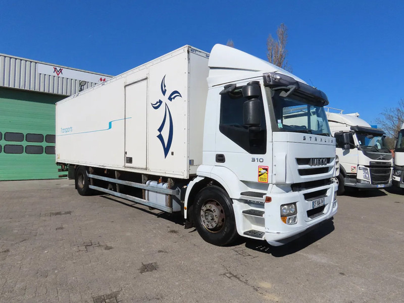 Iveco Stralis 310 8 meter box! Retarder, Great condition! - Autocarro furgonato: foto 2 Iveco Stralis 310 8 meter box! Retarder, Great condition! - Autocarro furgonato: foto 2