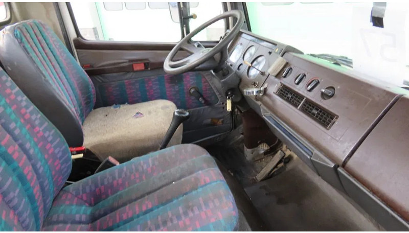 Mercedes-Benz 1514 Manual diesel pomp. Very clean - Camion con sistema di cavi: foto 2 Mercedes-Benz 1514 Manual diesel pomp. Very clean - Camion con sistema di cavi: foto 2