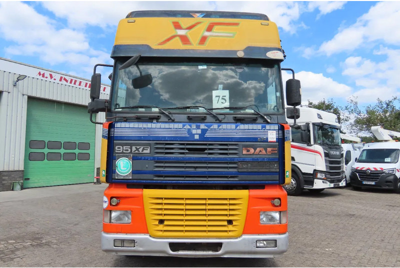 DAF XF 530 type E4, Manual!!! - Trattore stradale: foto 3 DAF XF 530 type E4, Manual!!! - Trattore stradale: foto 3