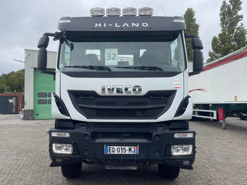 Iveco Trakker 410 PTO, RETARDER, 8x4 , 442000 km! - Trattore stradale: foto 2 Iveco Trakker 410 PTO, RETARDER, 8x4 , 442000 km! - Trattore stradale: foto 2