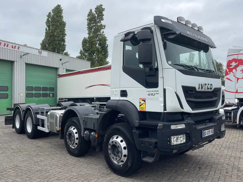 Iveco Trakker 410 PTO, RETARDER, 8x4 , 442000 km! - Trattore stradale: foto 3 Iveco Trakker 410 PTO, RETARDER, 8x4 , 442000 km! - Trattore stradale: foto 3