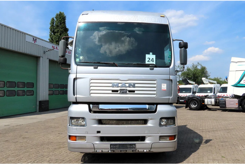 MAN TGA 18.460 Manual diesel pomp! ROYAL TRUCK! - Trattore stradale: foto 3 MAN TGA 18.460 Manual diesel pomp! ROYAL TRUCK! - Trattore stradale: foto 3