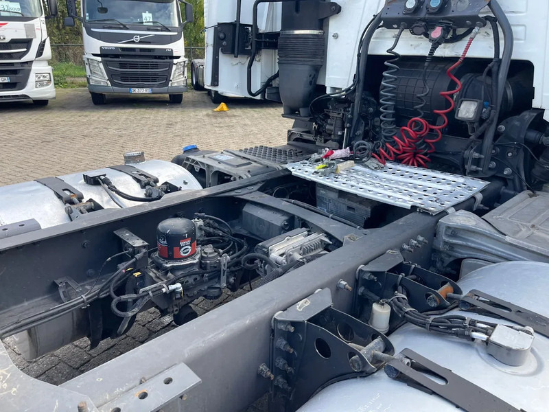 Renault T460 VF611A160HD022619 Retarder, FRIGO, PARKING AIRCO, 2X FUEL TANK - Trattore stradale: foto 4 Renault T460 VF611A160HD022619 Retarder, FRIGO, PARKING AIRCO, 2X FUEL TANK - Trattore stradale: foto 4