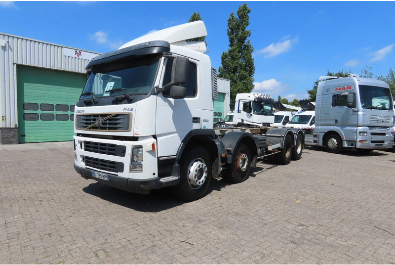 Volvo FM 380 8x4 FULL SPRING. 100% condition! - Autocarro telaio: foto 1 Volvo FM 380 8x4 FULL SPRING. 100% condition! - Autocarro telaio: foto 1