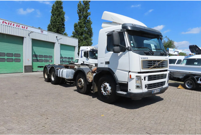 Volvo FM 380 8x4 FULL SPRING. 100% condition! - Autocarro telaio: foto 3 Volvo FM 380 8x4 FULL SPRING. 100% condition! - Autocarro telaio: foto 3