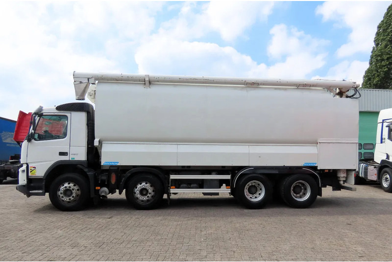 Volvo FMX 450 8x4 AUGER, radio control, 7 COMP. Full Volvo Service! . EXCELLENT condition - Camion cisterna: foto 5 Volvo FMX 450 8x4 AUGER, radio control, 7 COMP. Full Volvo Service! . EXCELLENT condition - Camion cisterna: foto 5