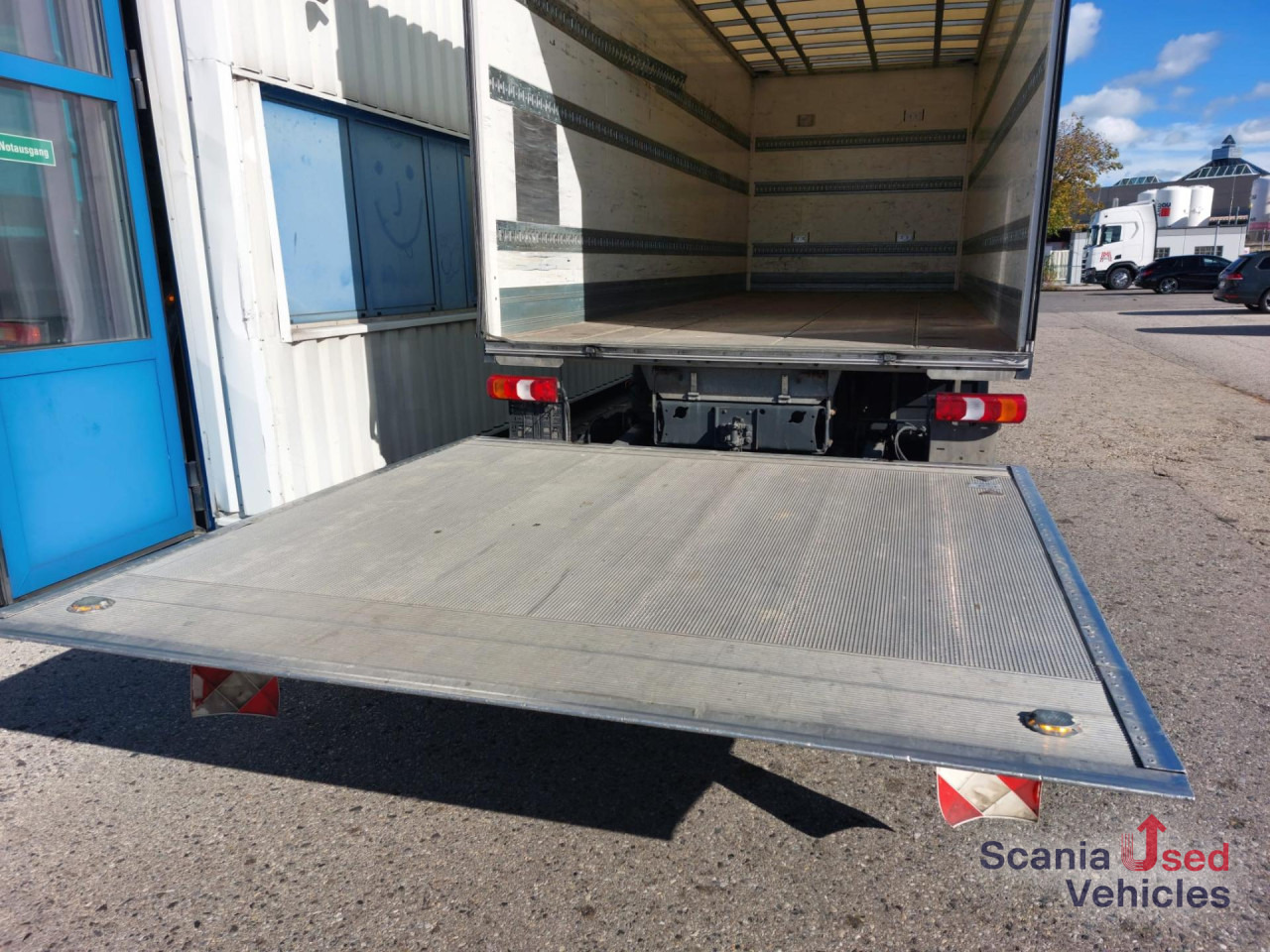 MERCEDES-BENZ Atego 1221 L Koffer Ladebordwand - Autocarro furgonato: foto 5 MERCEDES-BENZ Atego 1221 L Koffer Ladebordwand - Autocarro furgonato: foto 5