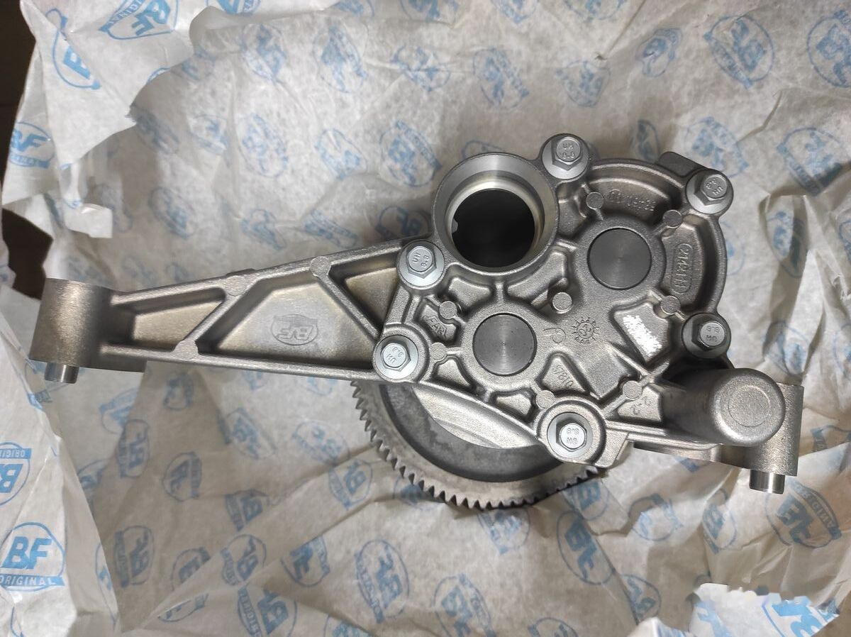 Scania 1746266 Scania truck - Pompa olio per Camion: foto 1 Scania 1746266 Scania truck - Pompa olio per Camion: foto 1