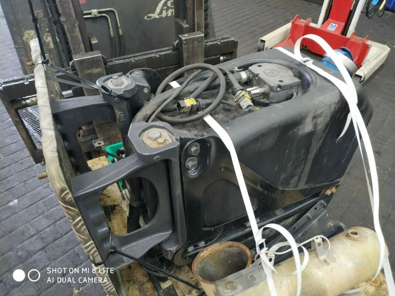 Scania 2244863 2140809 - Serbatoio per AdBlue per Camion: foto 4 Scania 2244863 2140809 - Serbatoio per AdBlue per Camion: foto 4