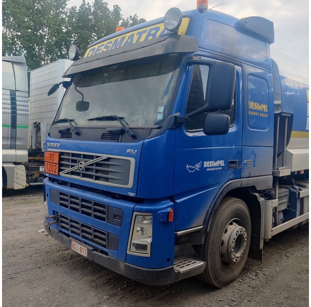 Volvo FM-400 - Camion cisterna: foto 1 Volvo FM-400 - Camion cisterna: foto 1