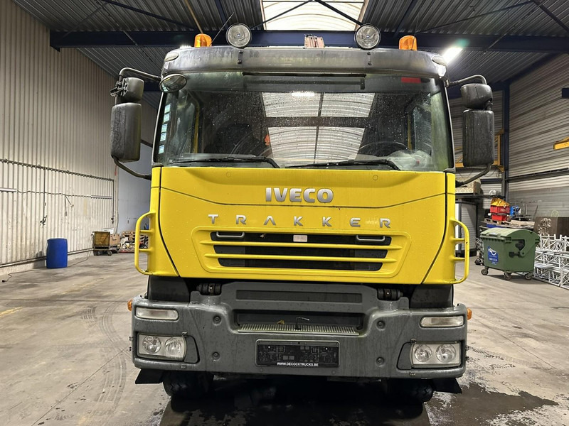 Iveco TRAKKER 350 6x4 HOOKLIFT + CRANE FASSI F120.22 (5/6 F) - *342.000km* - STEEL SPRING / BIG AXLES - AS TRONIC AUTOMATIC GEARBOX - Autocarro scarrabile, Camion con gru: foto 2 Iveco TRAKKER 350 6x4 HOOKLIFT + CRANE FASSI F120.22 (5/6 F) - *342.000km* - STEEL SPRING / BIG AXLES - AS TRONIC AUTOMATIC GEARBOX - Autocarro scarrabile, Camion con gru: foto 2