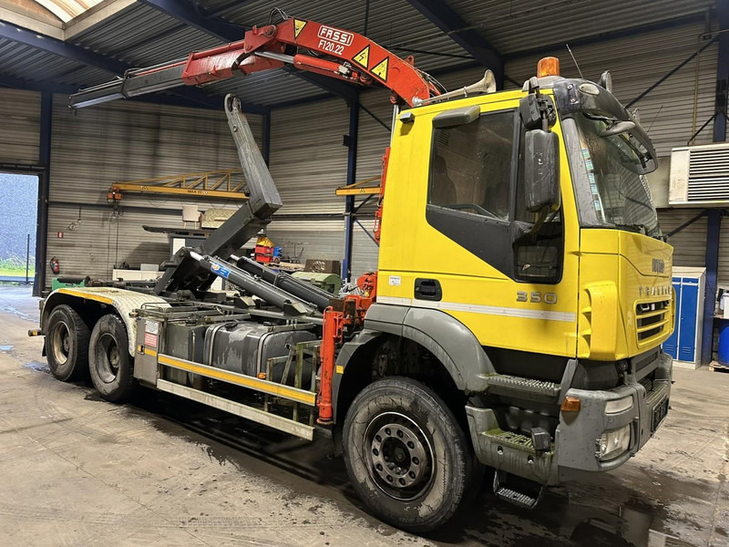 Iveco TRAKKER 350 6x4 HOOKLIFT + CRANE FASSI F120.22 (5/6 F) - *342.000km* - STEEL SPRING / BIG AXLES - AS TRONIC AUTOMATIC GEARBOX - Autocarro scarrabile, Camion con gru: foto 1 Iveco TRAKKER 350 6x4 HOOKLIFT + CRANE FASSI F120.22 (5/6 F) - *342.000km* - STEEL SPRING / BIG AXLES - AS TRONIC AUTOMATIC GEARBOX - Autocarro scarrabile, Camion con gru: foto 1