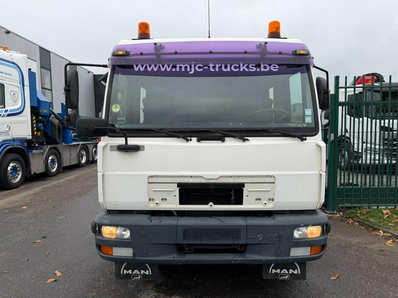 MAN LE 8.180 CLOSED BOX / KOFFER - DOKA - MANUAL GEARBOX - *248.000km* - STEEL SPRING / BLATT / LAMES - BE TRUCK - Autocarro furgonato: foto 2 MAN LE 8.180 CLOSED BOX / KOFFER - DOKA - MANUAL GEARBOX - *248.000km* - STEEL SPRING / BLATT / LAMES - BE TRUCK - Autocarro furgonato: foto 2