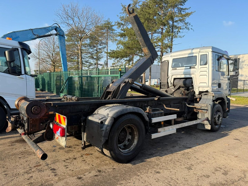 MAN TGA 18.350 4x2 19T HOOKLIFT / ABROLLKIPPER / GANCHO / AMPLIROL - EURO 3 - AS TRONIC AUTOMATIC - Autocarro scarrabile: foto 5 MAN TGA 18.350 4x2 19T HOOKLIFT / ABROLLKIPPER / GANCHO / AMPLIROL - EURO 3 - AS TRONIC AUTOMATIC - Autocarro scarrabile: foto 5