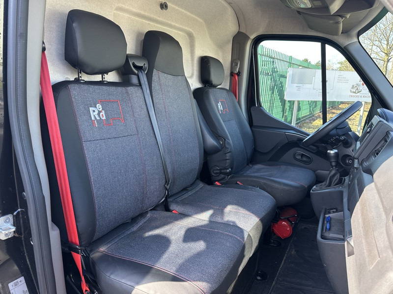 Foto d'interni 2: Furgone chiuso Renault MASTER 2.3 DCI - 150hp - RED EDTION L3H2  - GPS - CAMERA - TÜV 10/2025 - MANUAL 6 - COMFORT PACK - BE