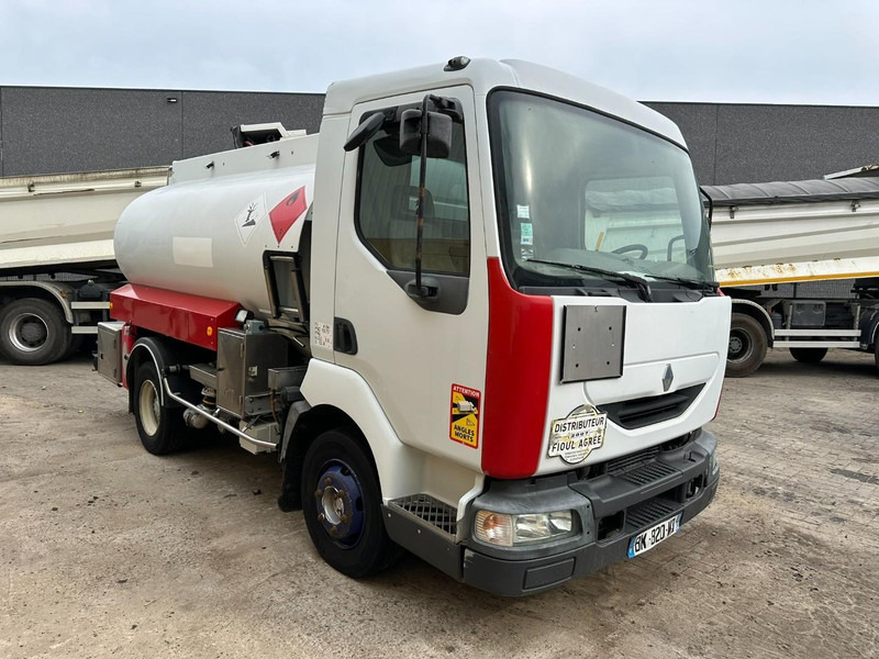 Renault MIDLUM 150 FUEL TANKER / CITERNE MAZOUT - 6500L - 3 COMPARTIMENTS - *ENGINE PROBLEM* - Camion cisterna: foto 2 Renault MIDLUM 150 FUEL TANKER / CITERNE MAZOUT - 6500L - 3 COMPARTIMENTS - *ENGINE PROBLEM* - Camion cisterna: foto 2