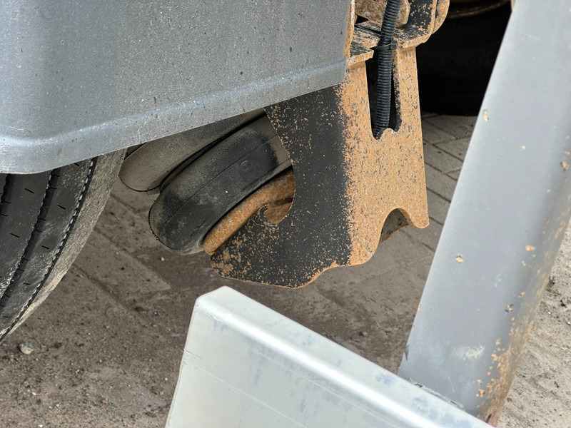 Schmitz Cargobull SGF*S3 - 8.5 - 30m3 STEEL CHASSIS / STEEL TIPPER - SAF - DISC - LIFT-AXLE - Semirimorchio ribaltabile: foto 5 Schmitz Cargobull SGF*S3 - 8.5 - 30m3 STEEL CHASSIS / STEEL TIPPER - SAF - DISC - LIFT-AXLE - Semirimorchio ribaltabile: foto 5
