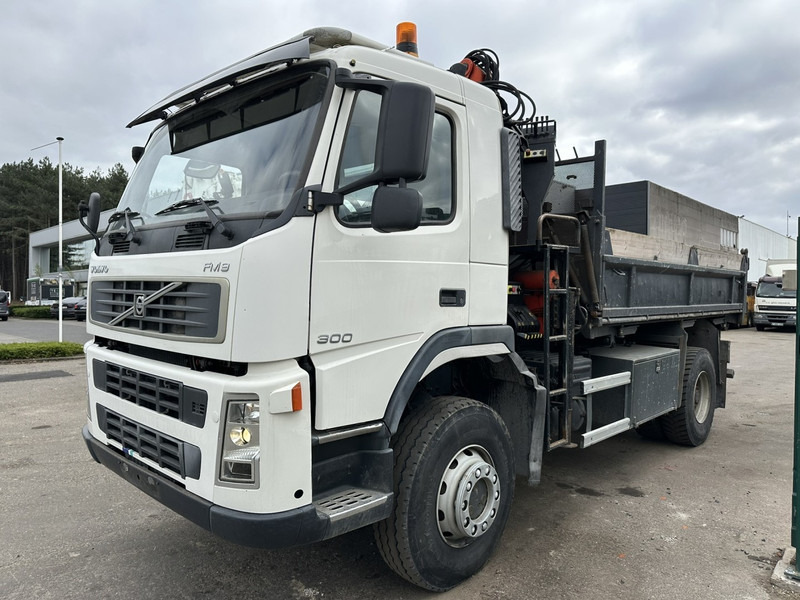 Volvo FM 300 4x4 TIPPER + CRANE PALFINGER PK 12000 - *339.000km* - MANUAL - STEEL SPRING / BIG AXLES - EURO 3 - TÜV 15/10/2025 - Autocarro ribaltabile, Camion con gru: foto 3 Volvo FM 300 4x4 TIPPER + CRANE PALFINGER PK 12000 - *339.000km* - MANUAL - STEEL SPRING / BIG AXLES - EURO 3 - TÜV 15/10/2025 - Autocarro ribaltabile, Camion con gru: foto 3