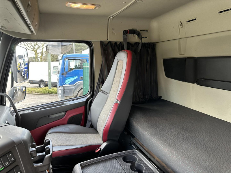Autocarro con pianale/ Cassone fisso, Camion con gru Volvo FMX 370 6x2 PRITSCHE 6M35 + KRAN EFFER 215/6S -*127.000km* - LIFT AXLE - DOUBLE WHEELS - I SHIFT - EURO 6 - BE PAPERS: foto 11