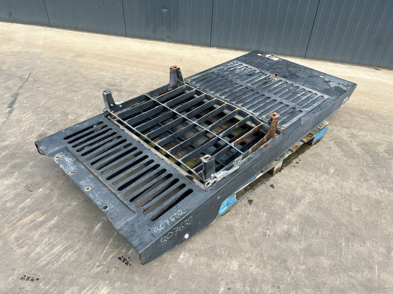 Cat 313E / M315F / 320F / 323E / 325F / 329E/ 330F / 3 - Cabina e interni per Macchina da cantiere: foto 1 Cat 313E / M315F / 320F / 323E / 325F / 329E/ 330F / 3 - Cabina e interni per Macchina da cantiere: foto 1