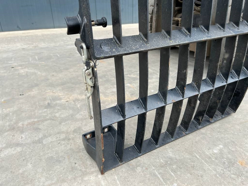 Cat M313D / M315D / M316D / M318D / M322D / M325D - Cabina e interni per Macchina da cantiere: foto 4 Cat M313D / M315D / M316D / M318D / M322D / M325D - Cabina e interni per Macchina da cantiere: foto 4