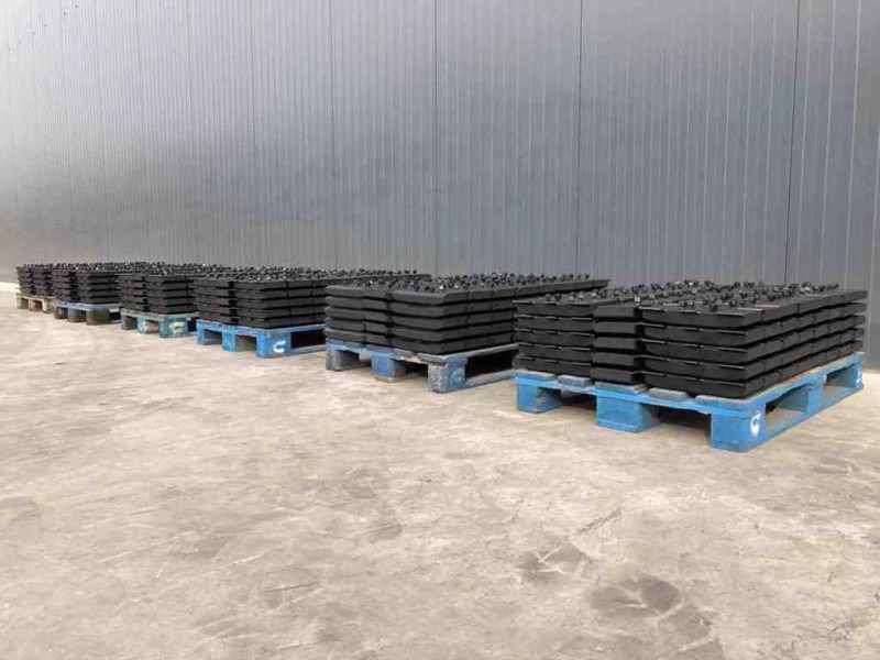 Demag Rubber Asphalt Pads - Telaio per Macchina da cantiere: foto 1 Demag Rubber Asphalt Pads - Telaio per Macchina da cantiere: foto 1