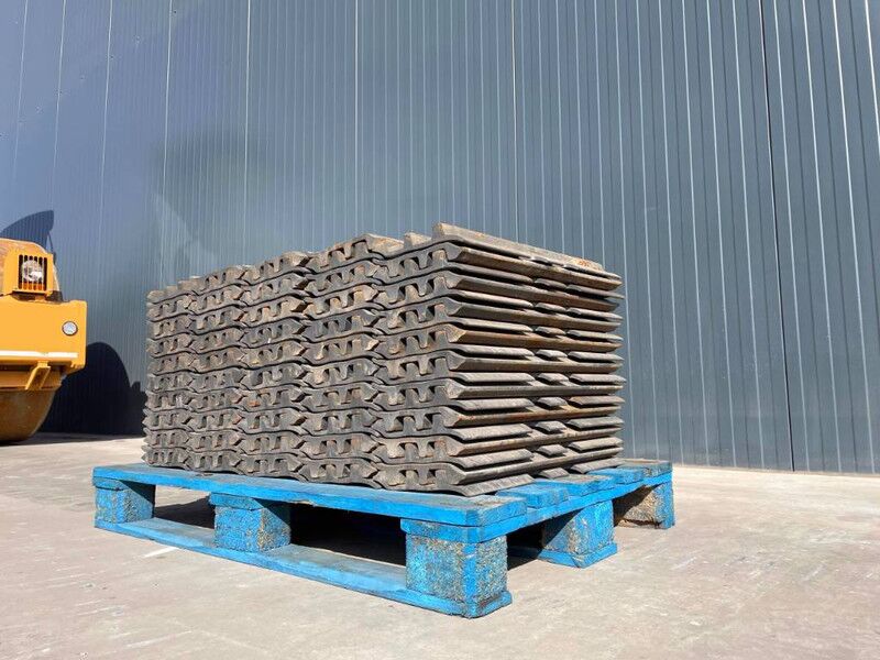 Hyundai R210 / R215 / R220 / R235 / R250 / R260 - Telaio per Macchina da cantiere: foto 2 Hyundai R210 / R215 / R220 / R235 / R250 / R260 - Telaio per Macchina da cantiere: foto 2