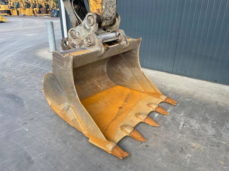 Leasing di Liebherr R922 SLC Liebherr R922 SLC: foto 11 Leasing di Liebherr R922 SLC Liebherr R922 SLC: foto 11