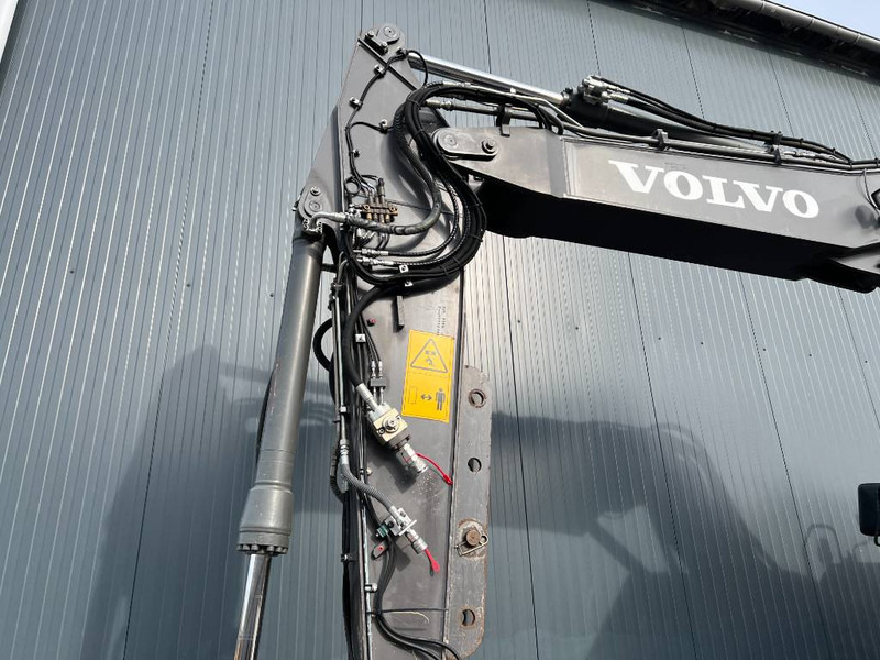 Escavatore gommato Volvo EWR150E: foto 17