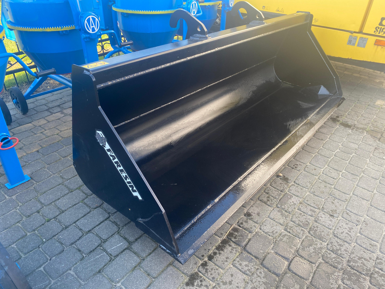 FARESIN WHITES GP BUCKET 2440 mm FH 8U FR00 - Benna per Macchina da cantiere: foto 1 FARESIN WHITES GP BUCKET 2440 mm FH 8U FR00 - Benna per Macchina da cantiere: foto 1