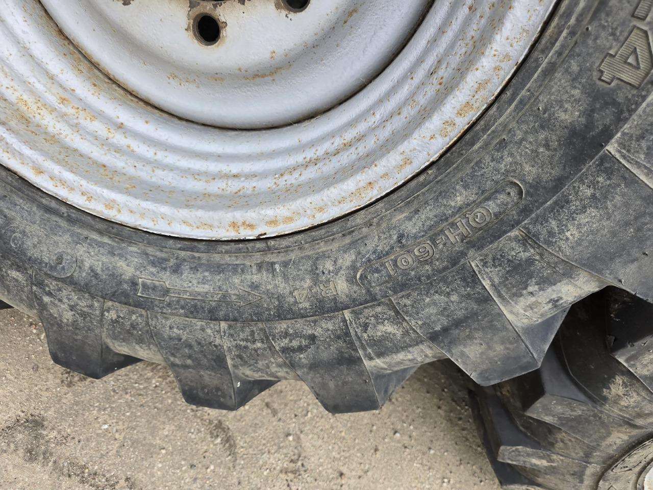 FORERUNNER 17.5 - 24 - Ruota completa per Macchina agricola: foto 3 FORERUNNER 17.5 - 24 - Ruota completa per Macchina agricola: foto 3