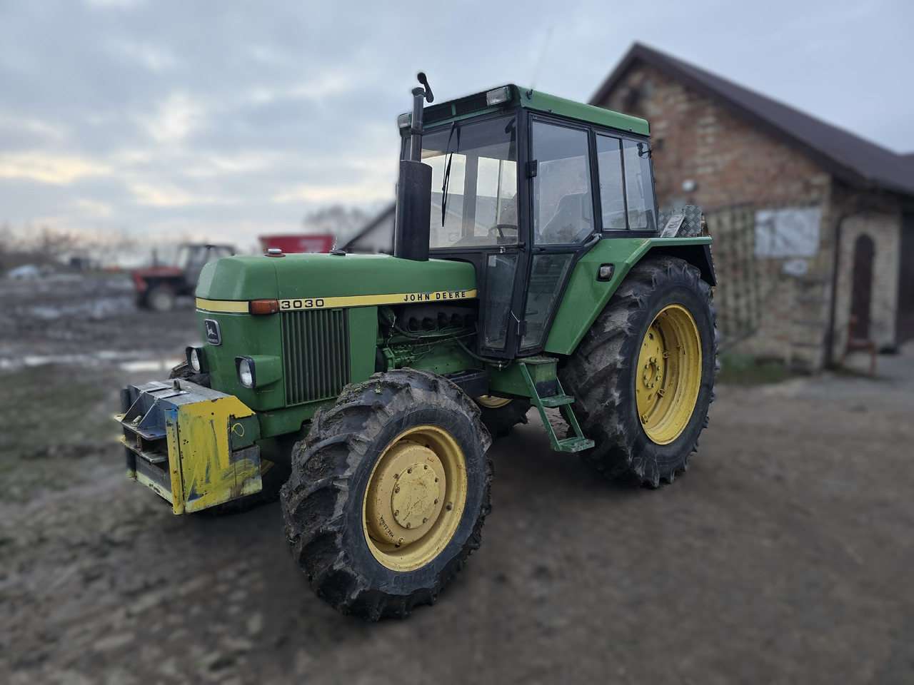 JOHN DEERE 3030E - Trattore: foto 3 JOHN DEERE 3030E - Trattore: foto 3