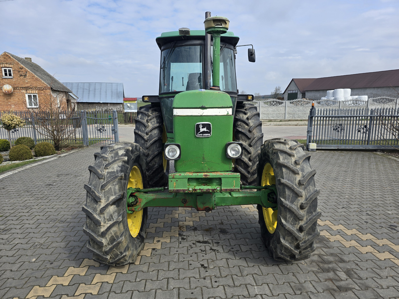 JOHN DEERE 3140 - Trattore: foto 4 JOHN DEERE 3140 - Trattore: foto 4