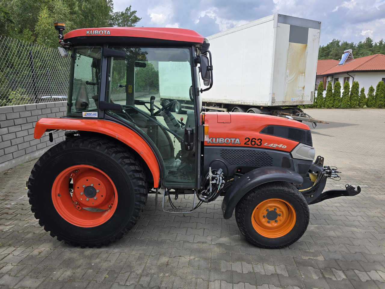 KUBOTA 4240 - Trattore: foto 5 KUBOTA 4240 - Trattore: foto 5